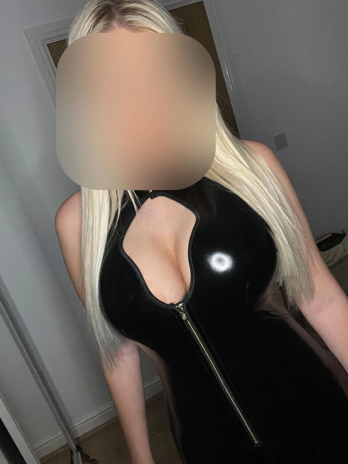 New Model British Lizzie — New Model British Lizzie is a 27-year-old elite Manchester escort with blonde hair offering incall and outcall appointments.